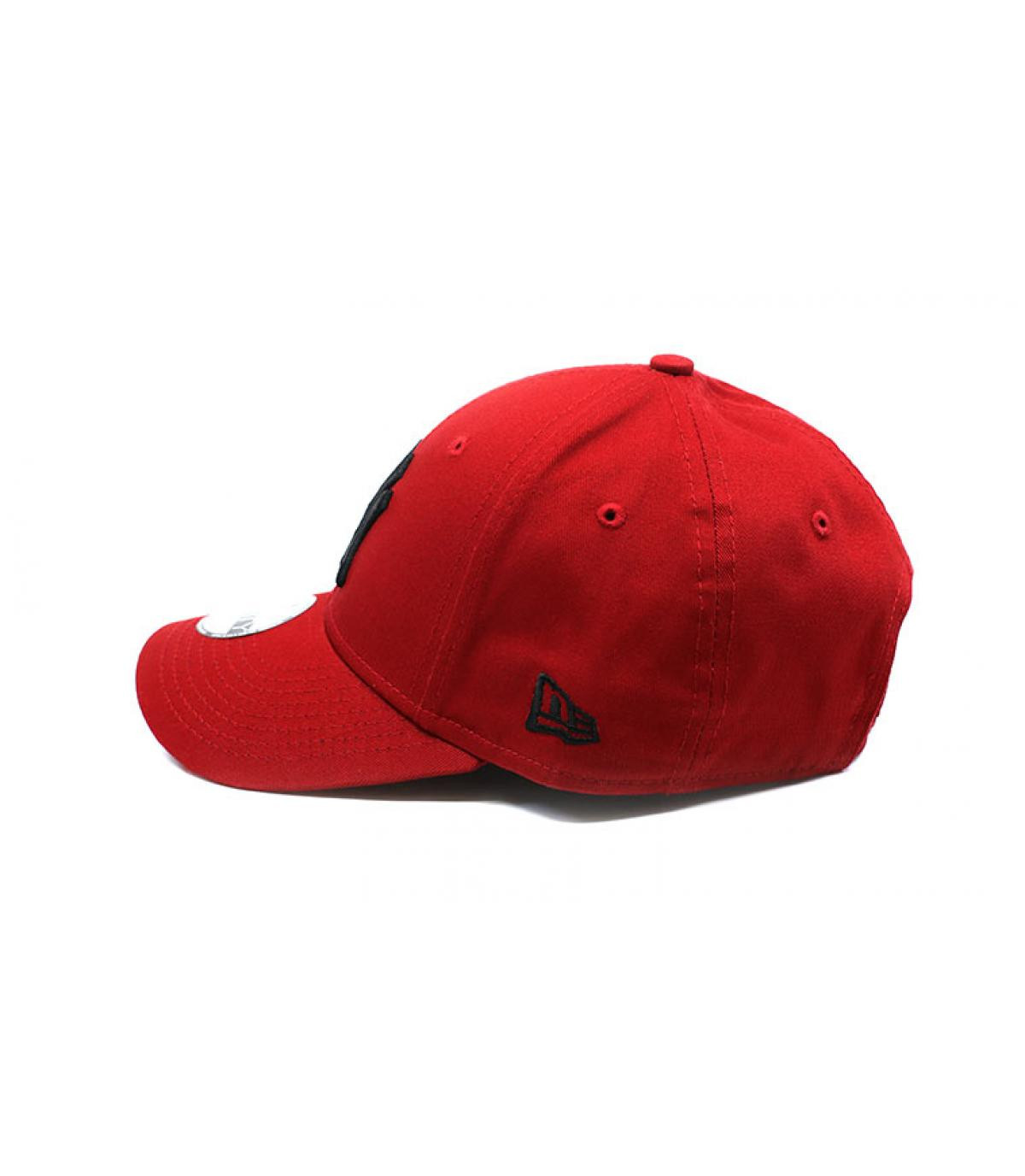 New Era black burgundy NY cap New Era black burgundy NY cap
